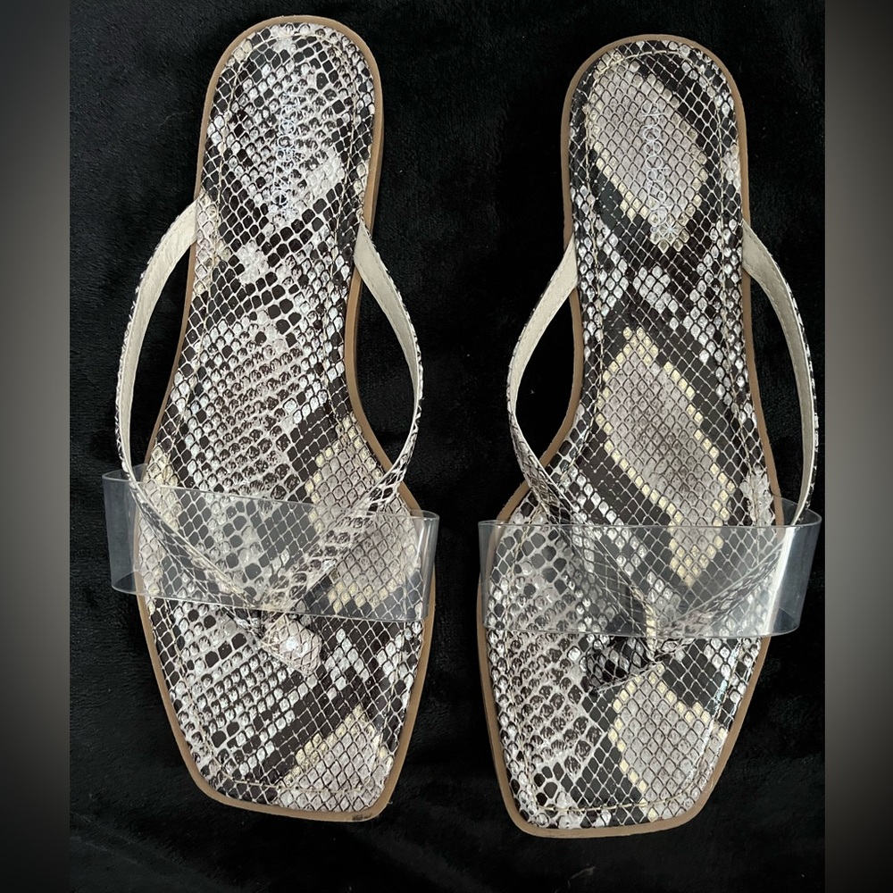 Shoe Dazzle women’s flat sandals
